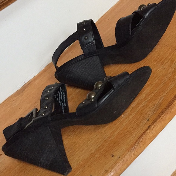 Kristin Davis VGUC triangle block heel style/studs - Picture 7 of 8